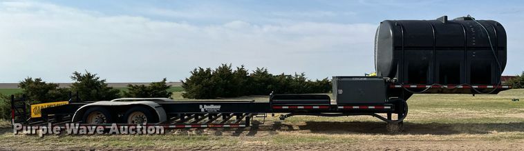 image for item KX9011 2014 Road Runner 4000  sprayer trailer