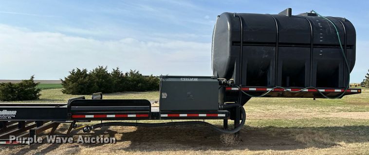 image for item KX9011 2014 Road Runner 4000  sprayer trailer