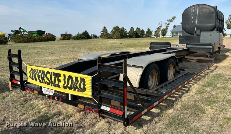 image for item KX9011 2014 Road Runner 4000  sprayer trailer