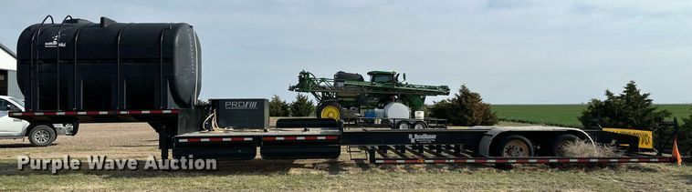 image for item KX9011 2014 Road Runner 4000  sprayer trailer