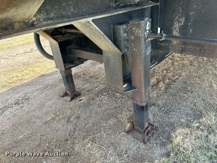 image for item KX9011 2014 Road Runner 4000  sprayer trailer
