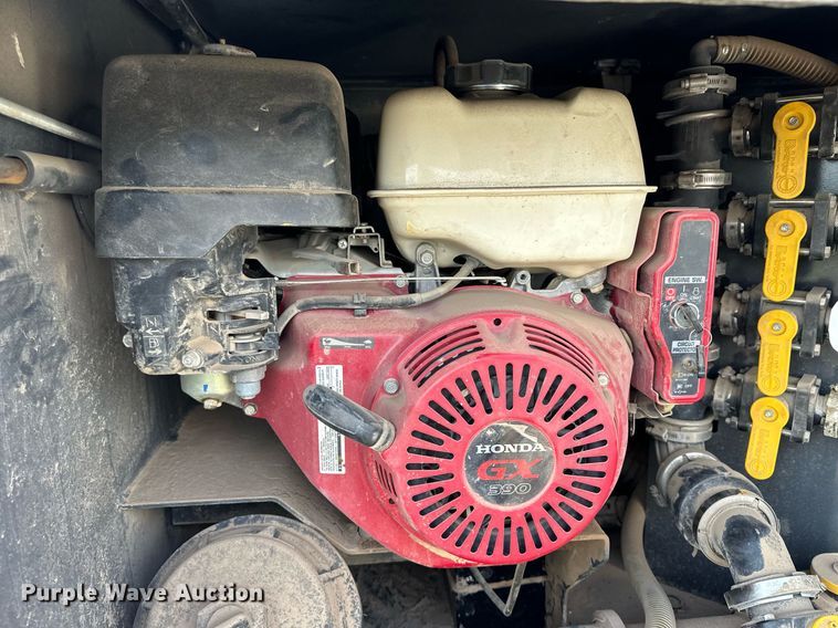 image for item KX9011 2014 Road Runner 4000  sprayer trailer