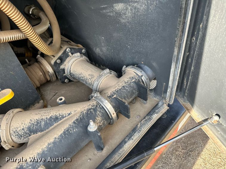 image for item KX9011 2014 Road Runner 4000  sprayer trailer
