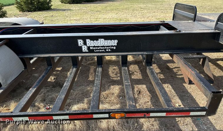 image for item KX9011 2014 Road Runner 4000  sprayer trailer
