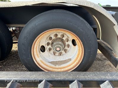 image for item KX9011 2014 Road Runner 4000  sprayer trailer