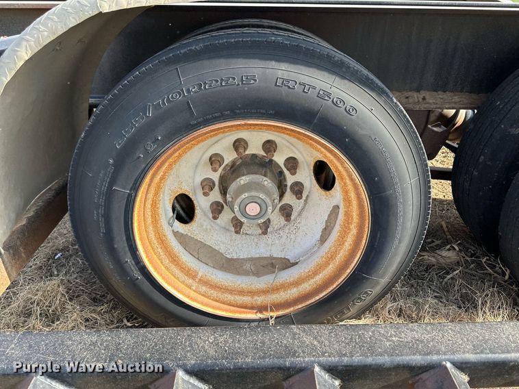 image for item KX9011 2014 Road Runner 4000  sprayer trailer