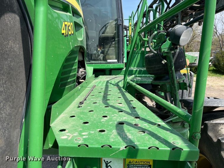 image for item LA9936 2009 John Deere 4730  sprayer