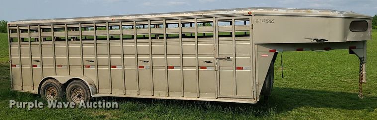 image for item LE9088 2004 Titan  livestock trailer