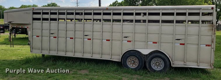 image for item LE9088 2004 Titan  livestock trailer