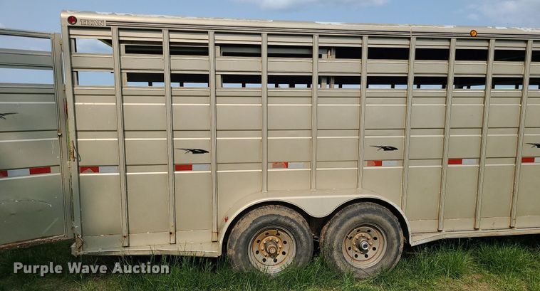 image for item LE9088 2004 Titan  livestock trailer