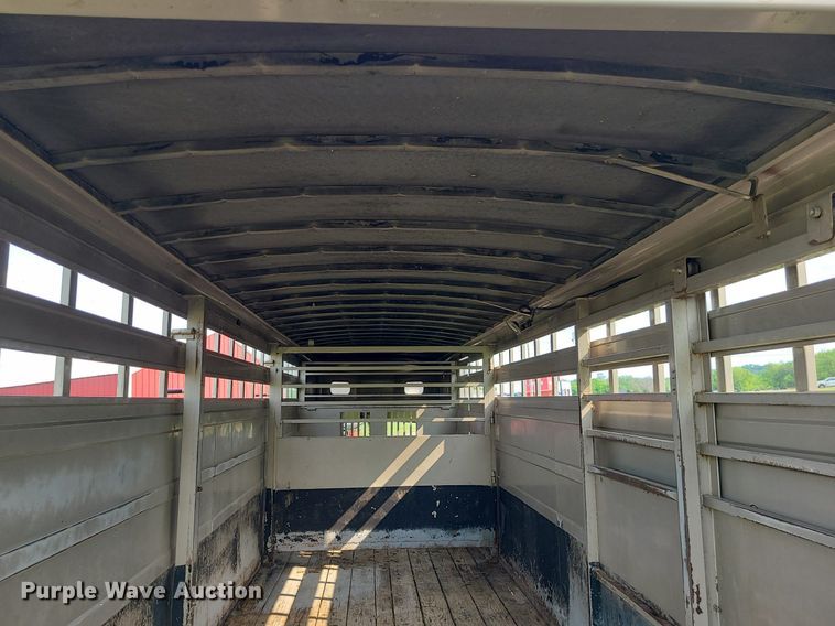 image for item LE9088 2004 Titan  livestock trailer