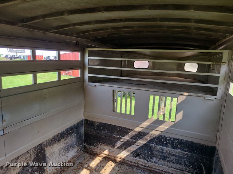 image for item LE9088 2004 Titan  livestock trailer