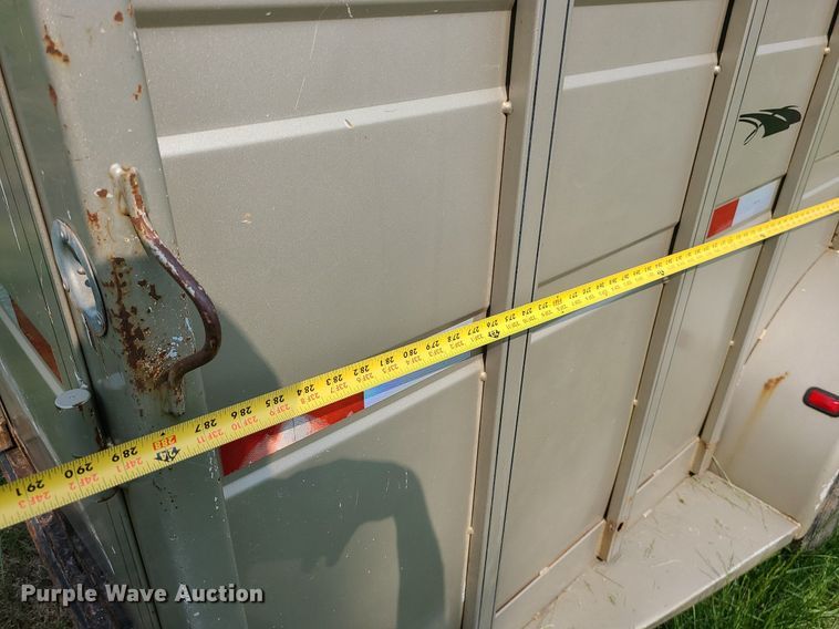 image for item LE9088 2004 Titan  livestock trailer