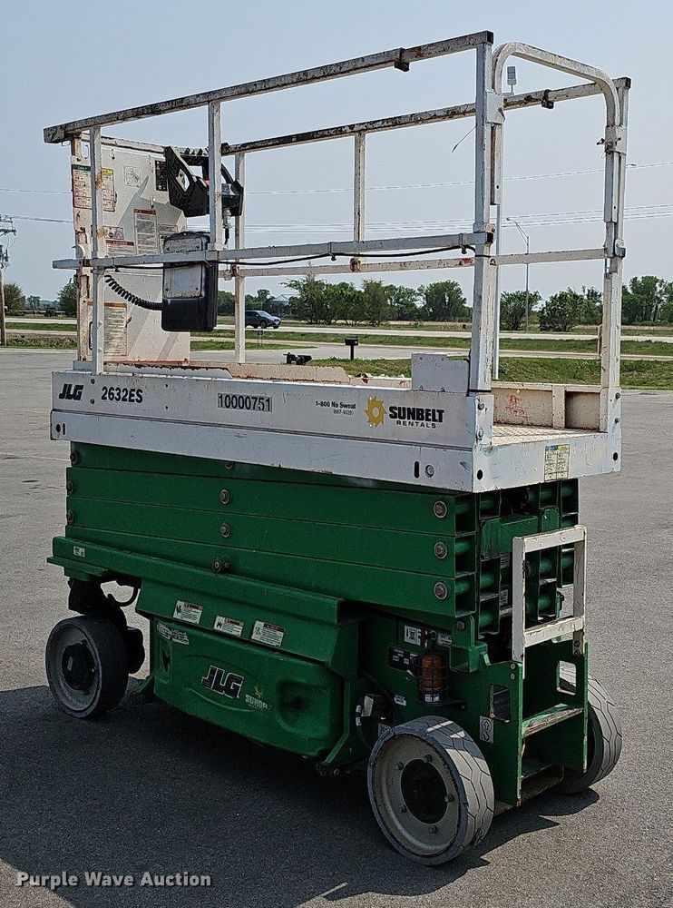 image for item LE9423 2018 JLG 2632ES  scissor lift