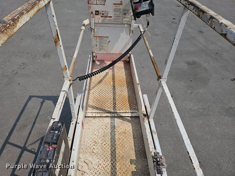 image for item LE9423 2018 JLG 2632ES  scissor lift