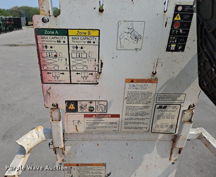 image for item LE9423 2018 JLG 2632ES  scissor lift