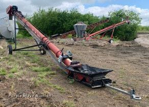 image for item LH9586 2014 Universal Industries UT1535SFLETD-10  conveyor