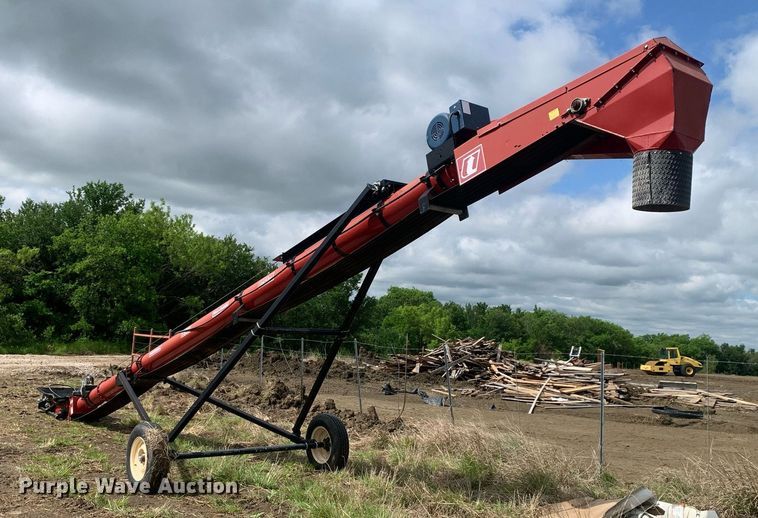 image for item LH9586 2014 Universal Industries UT1535SFLETD-10  conveyor