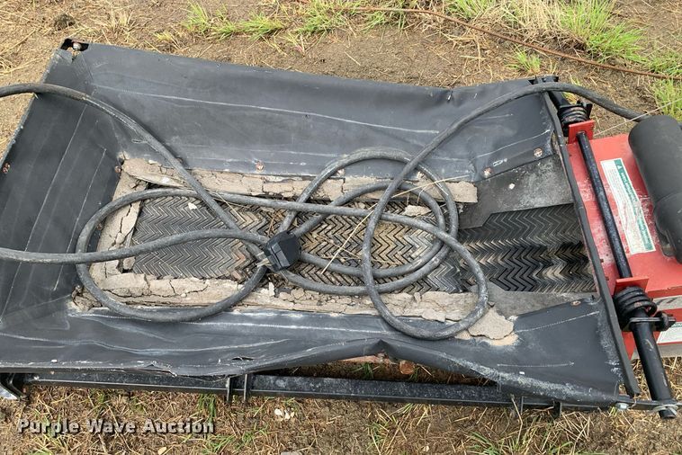 image for item LH9586 2014 Universal Industries UT1535SFLETD-10  conveyor