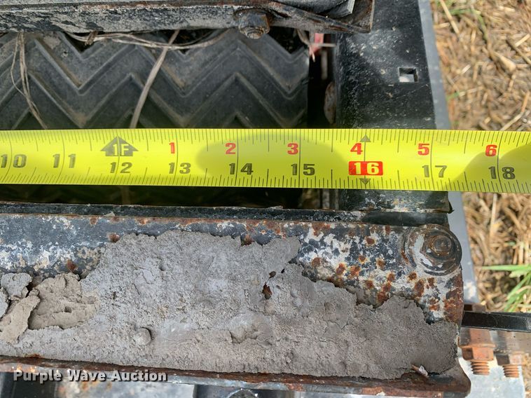 image for item LH9586 2014 Universal Industries UT1535SFLETD-10  conveyor