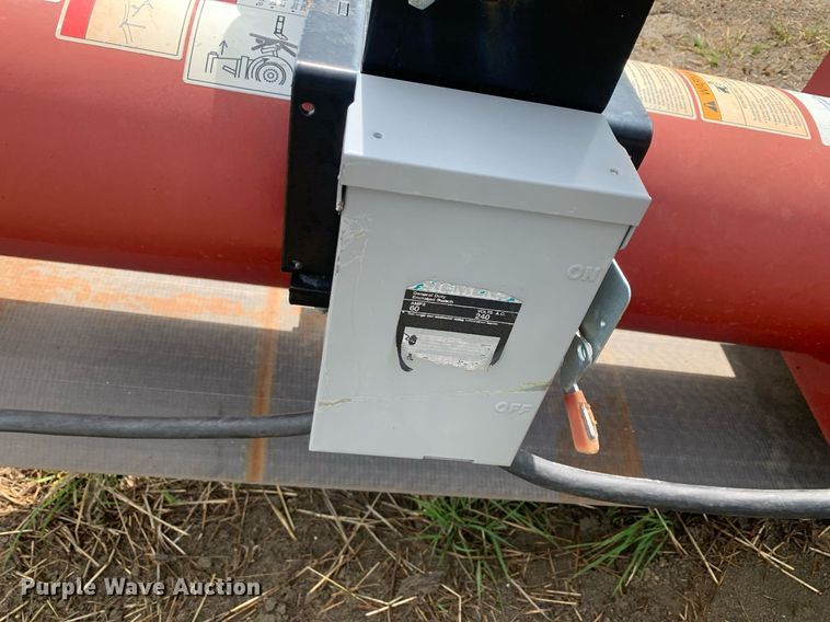 image for item LH9586 2014 Universal Industries UT1535SFLETD-10  conveyor