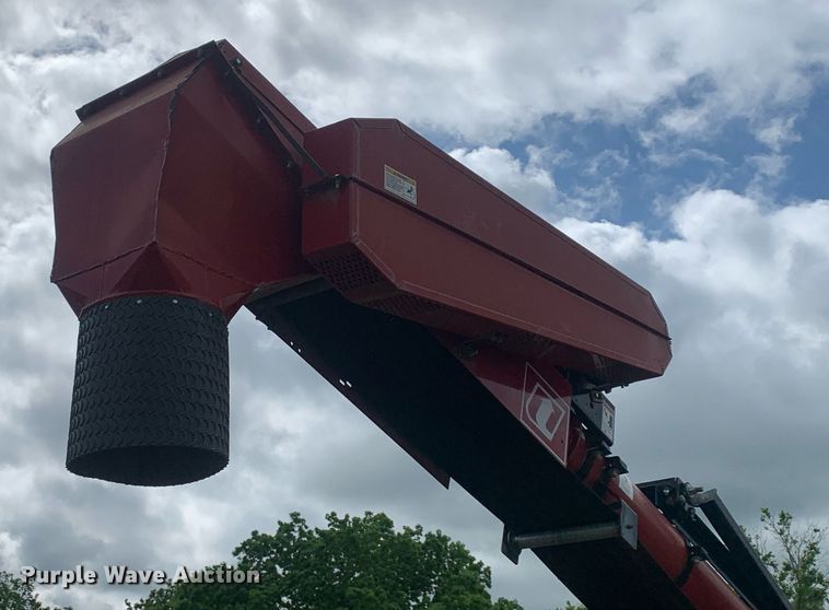 image for item LH9586 2014 Universal Industries UT1535SFLETD-10  conveyor