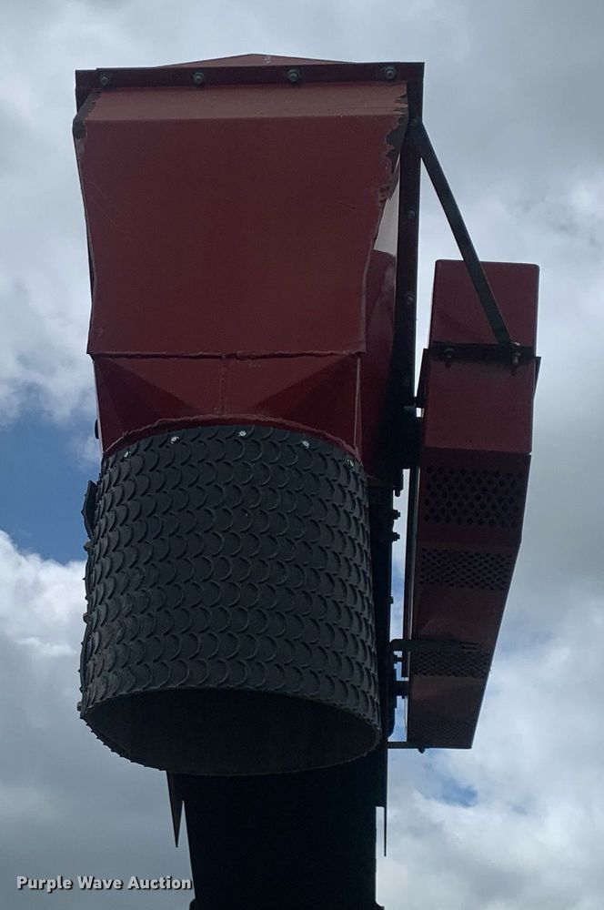 image for item LH9586 2014 Universal Industries UT1535SFLETD-10  conveyor