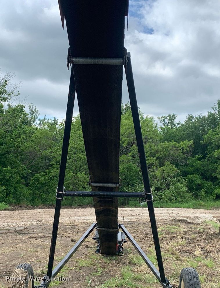 image for item LH9586 2014 Universal Industries UT1535SFLETD-10  conveyor