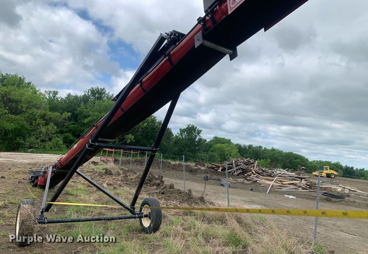 image for item LH9586 2014 Universal Industries UT1535SFLETD-10  conveyor