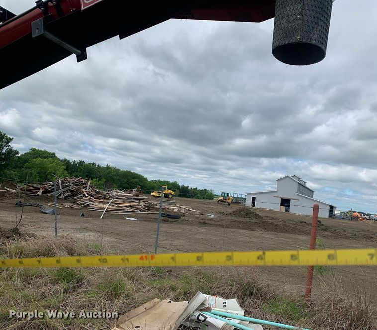 image for item LH9586 2014 Universal Industries UT1535SFLETD-10  conveyor