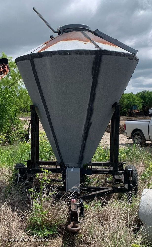 image for item LH9589 Shop built  grain bin trailer