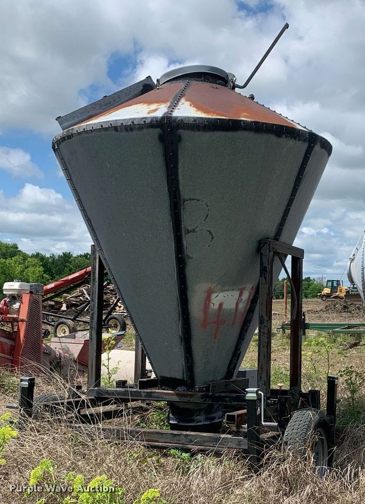 image for item LH9589 Shop built  grain bin trailer