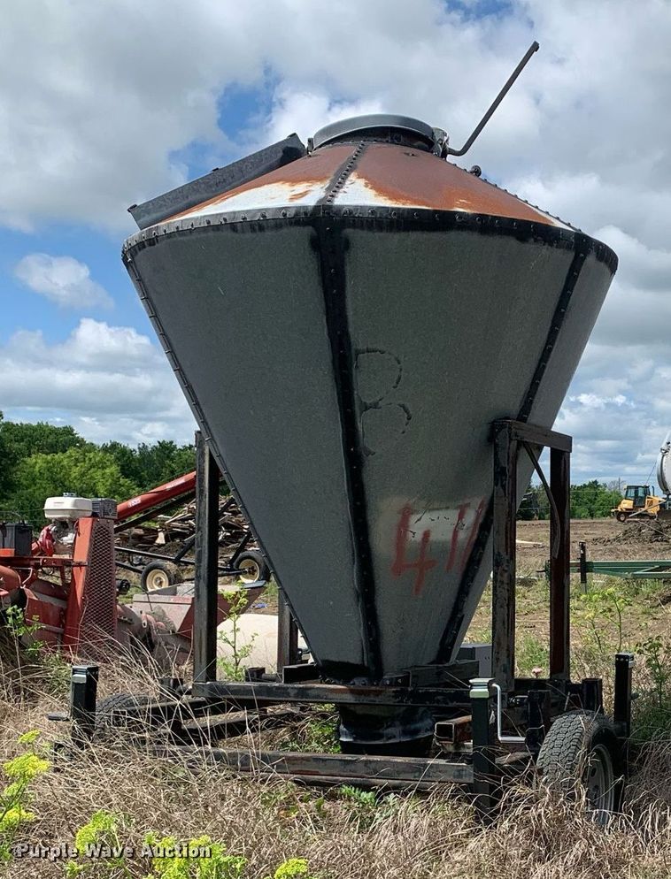 image for item LH9589 Shop built  grain bin trailer
