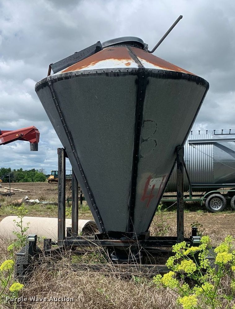 image for item LH9589 Shop built  grain bin trailer