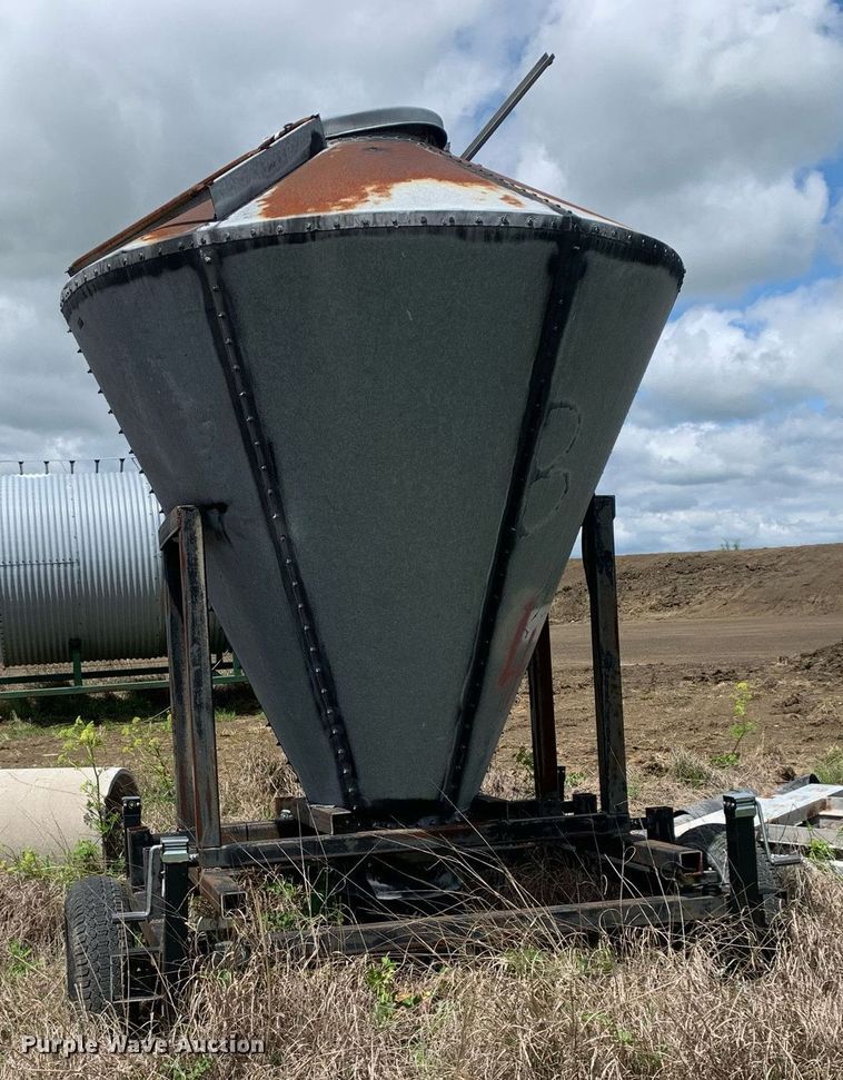 image for item LH9589 Shop built  grain bin trailer