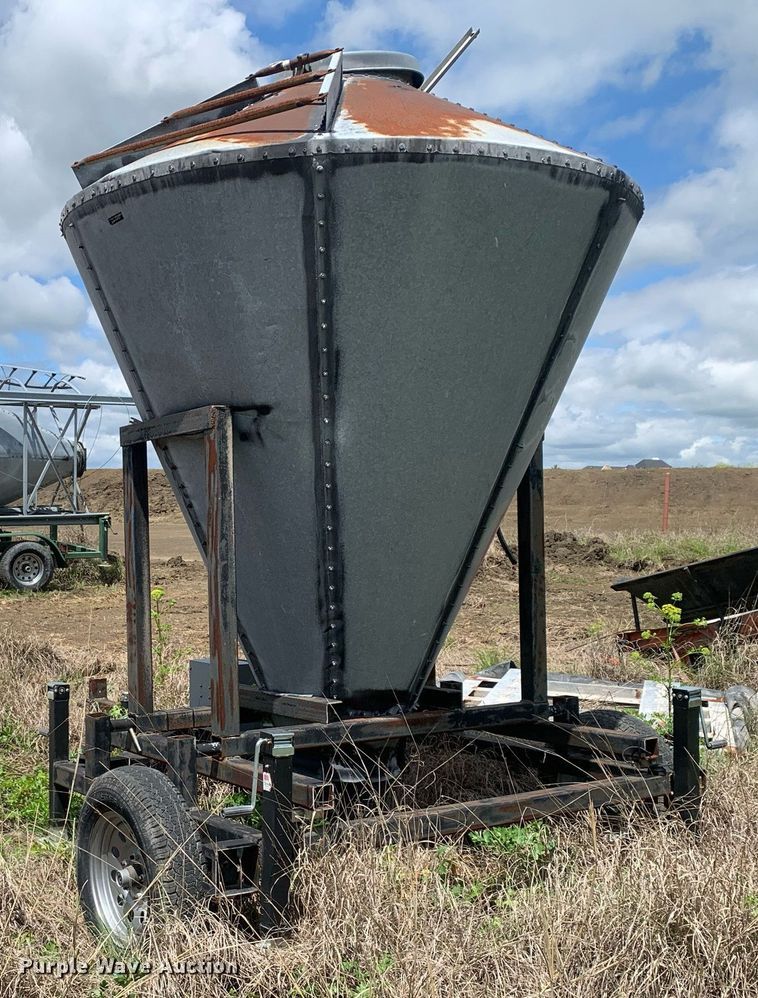 image for item LH9589 Shop built  grain bin trailer
