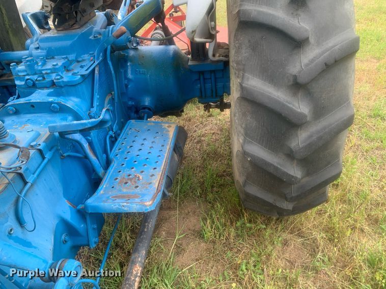image for item LH9609 Ford 2810  tractor