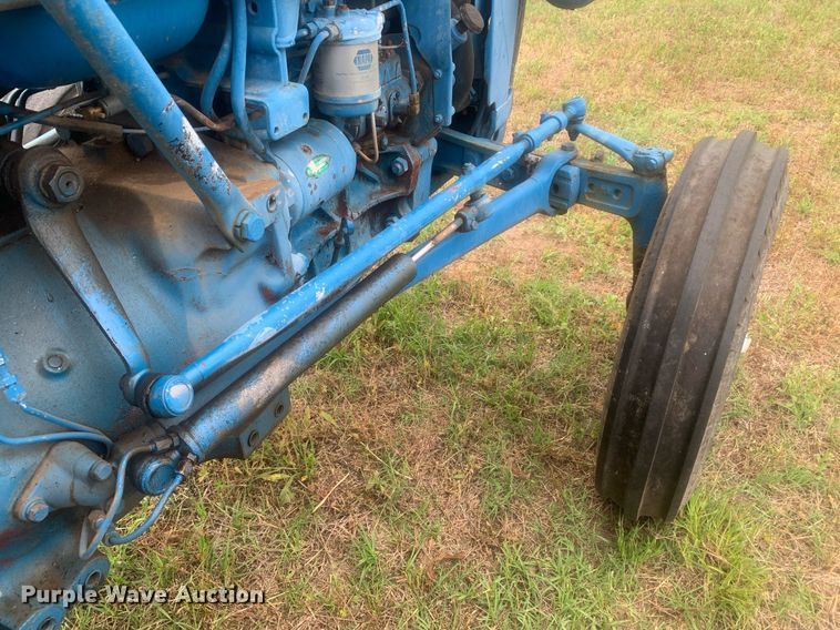 image for item LH9609 Ford 2810  tractor