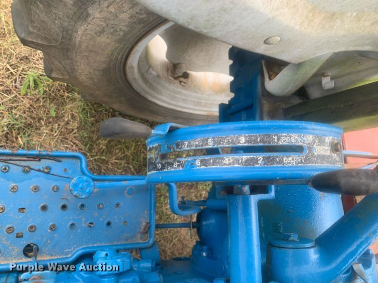 image for item LH9609 Ford 2810  tractor