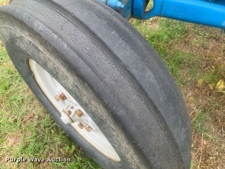 image for item LH9609 Ford 2810  tractor