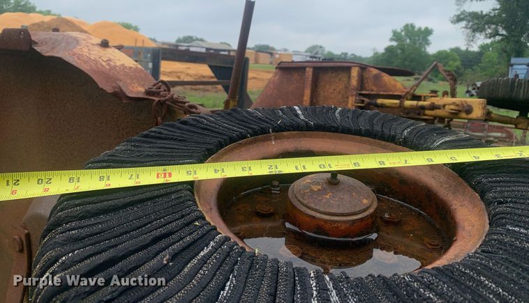 image for item LH9613 Batwing rotary mower