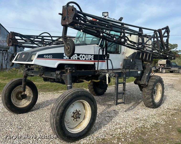 image for item LI9671 AGCO Spra-Coupe 4440  sprayer