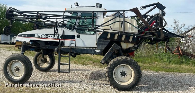 image for item LI9671 AGCO Spra-Coupe 4440  sprayer