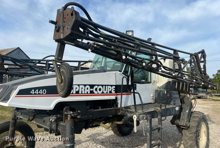 image for item LI9671 AGCO Spra-Coupe 4440  sprayer