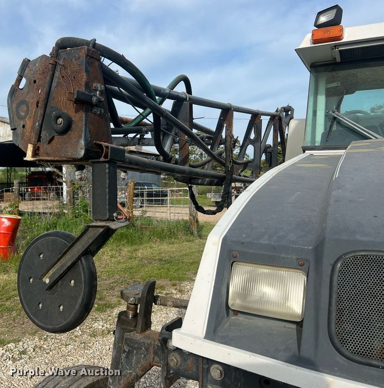 image for item LI9671 AGCO Spra-Coupe 4440  sprayer