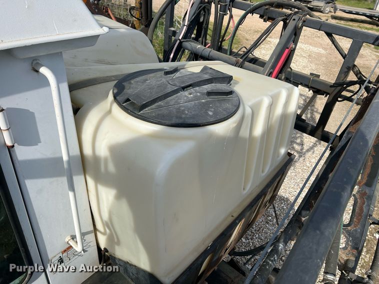 image for item LI9671 AGCO Spra-Coupe 4440  sprayer