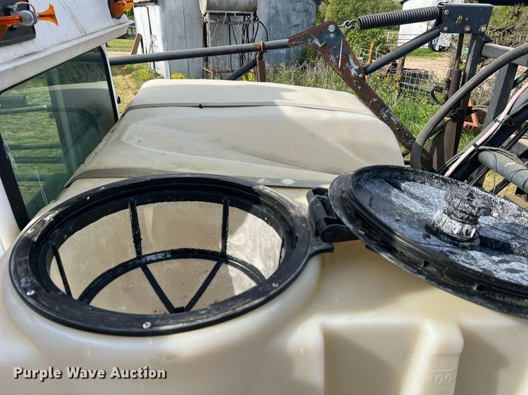 image for item LI9671 AGCO Spra-Coupe 4440  sprayer