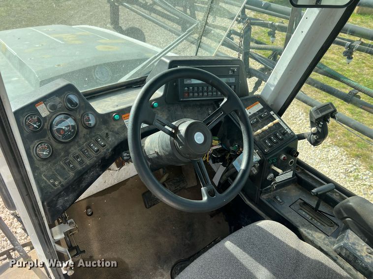 image for item LI9671 AGCO Spra-Coupe 4440  sprayer