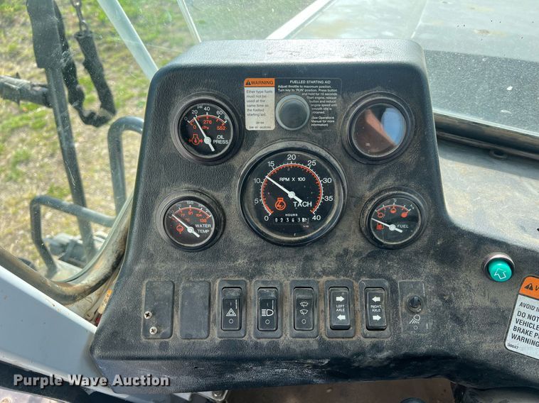 image for item LI9671 AGCO Spra-Coupe 4440  sprayer