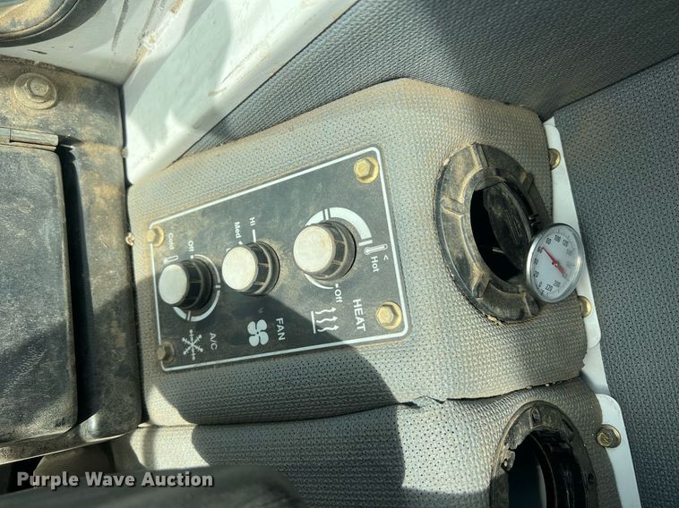 image for item LI9671 AGCO Spra-Coupe 4440  sprayer